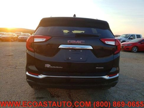 Used 2024 GMC Terrain Denali w/ Denali Premium Package AWD/4WD image 6