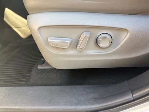 Used 2021 Toyota Highlander XLE image 37