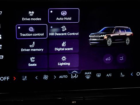 Used 2025 Lincoln Navigator Reserve image 33