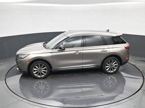 Used 2021 Lincoln Corsair FWD w/ Premium Package image 29