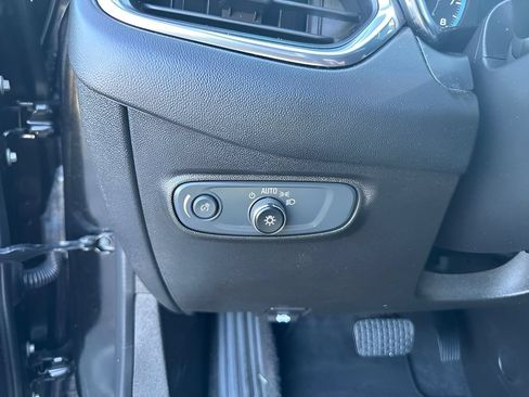 Used 2020 Chevrolet Equinox LS FWD image 16