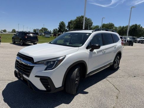 Used 2024 Subaru Ascent Limited AWD/4WD image 3
