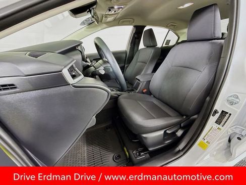 Certified 2025 Toyota Corolla LE image 5