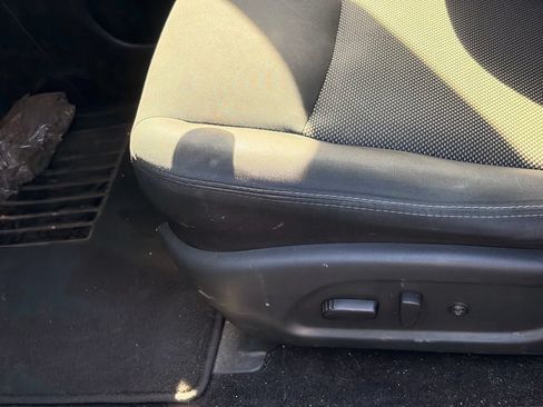 Used 2018 Nissan Pathfinder SV AWD/4WD image 9
