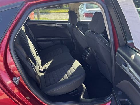 Used 2020 Ford Fusion SE FWD image 25