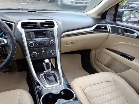 Used 2015 Ford Fusion SE w/ Equipment Group 202A image 14