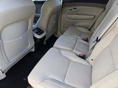 New 2026 Volvo XC90 B6 Ultra w/ Protection Package image 34
