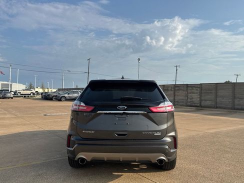 Used 2019 Ford Edge Titanium w/ Equipment Group 301A FWD image 19