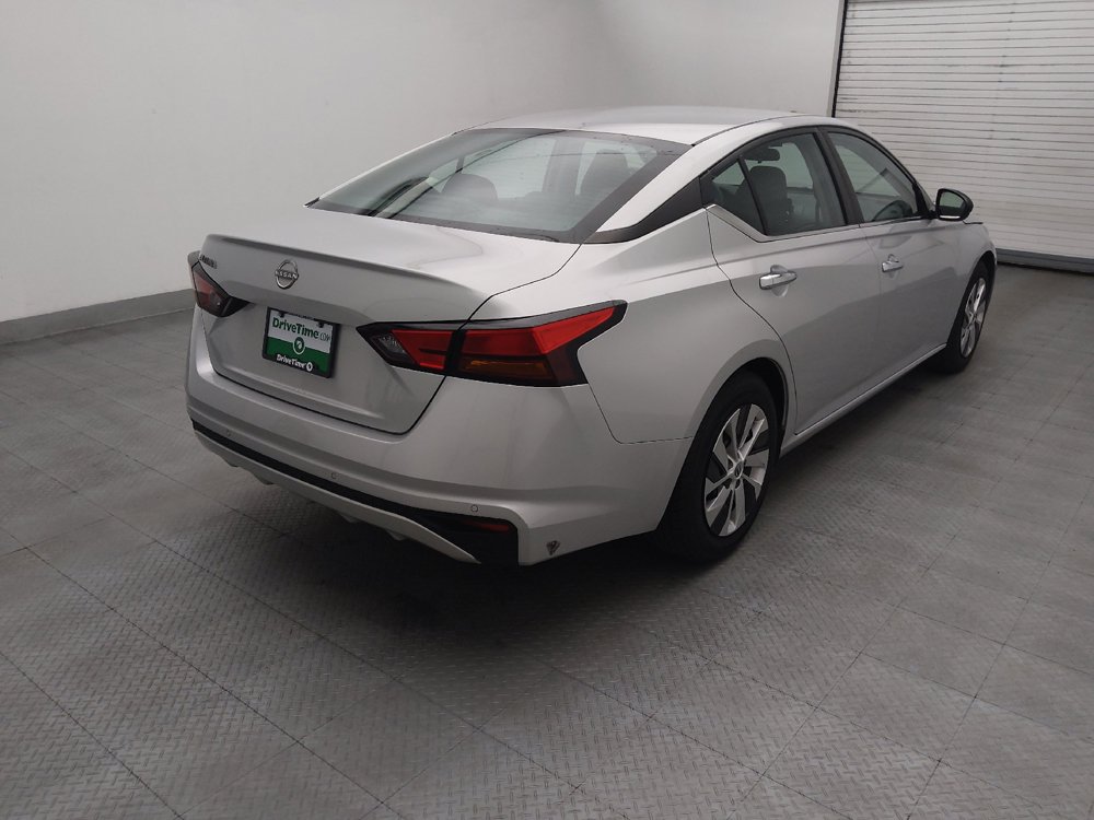 Used 2024 Nissan Altima 2.5 S FWD image 9