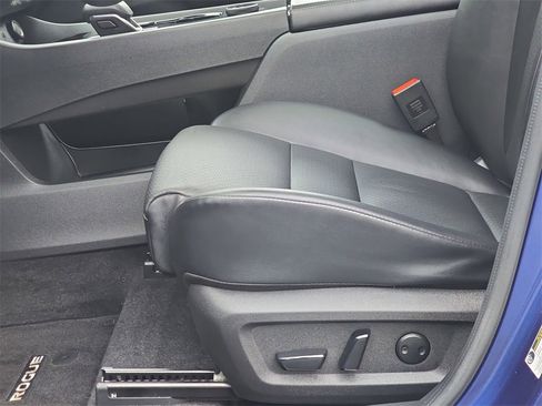 Used 2023 Nissan Rogue SV w/ SV Premium B Package image 32