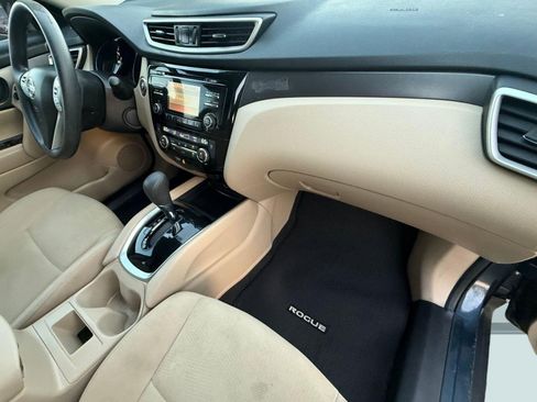 Used 2016 Nissan Rogue SV image 34