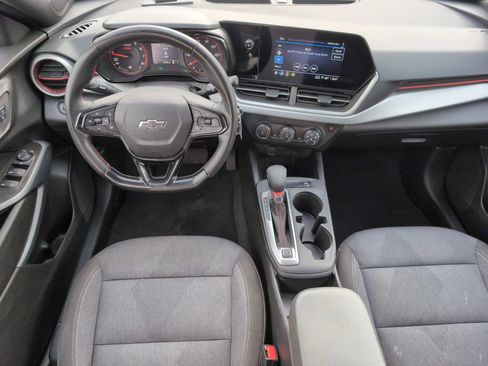 Used 2024 Chevrolet Trax RS w/ Sunroof Package image 28