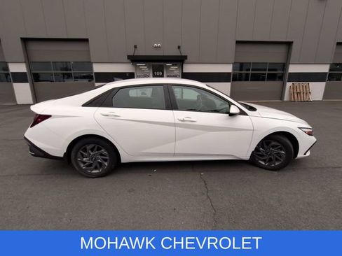 Used 2024 Hyundai Elantra SEL FWD image 6