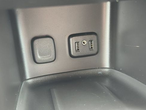 Used 2018 GMC Acadia Denali w/ Technology Package AWD/4WD image 25