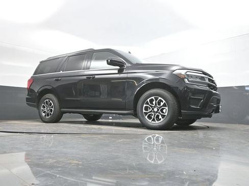 Used 2024 Ford Expedition XLT AWD/4WD image 47