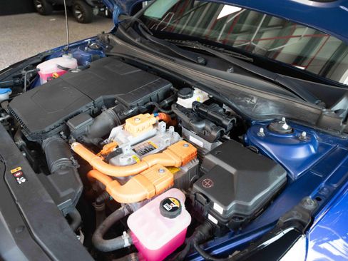 Used 2022 Hyundai Elantra Limited FWD image 32
