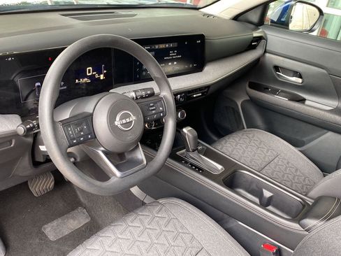 Certified 2025 Nissan Kicks SV AWD/4WD image 17