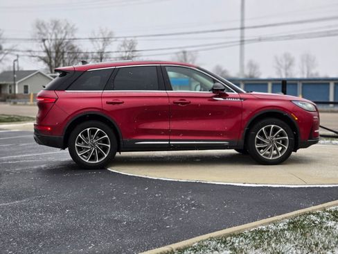 Used 2024 Lincoln Corsair AWD w/ Equipment Group 101A image 8