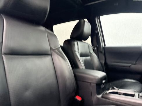Used 2020 Toyota Tacoma TRD Off-Road image 16