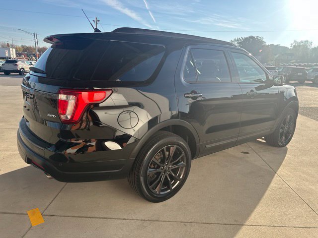 Used 2018 Ford Explorer XLT w/ XLT Appearance Package AWD/4WD image 5