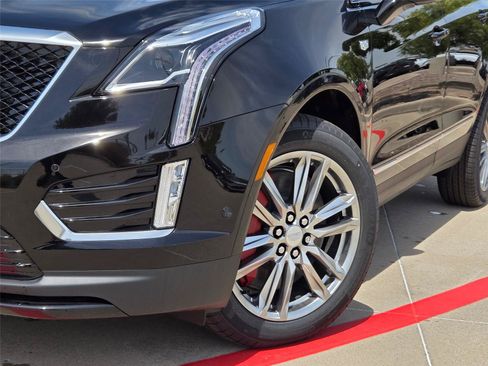 New 2026 Cadillac XT5 Sportv w/ LPO, Floor Liner Package AWD/4WD image 7