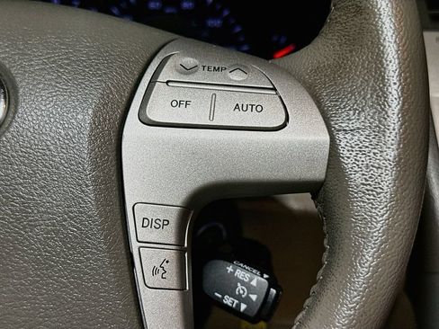 Used 2011 Toyota Camry XLE w/ XLE Extra-Value Pkg #2 FWD image 33