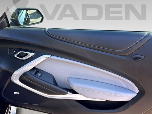 Used 2018 Chevrolet Camaro SS image 11