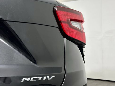 Used 2025 Chevrolet Trax ACTIV w/ Sunroof Package FWD image 11