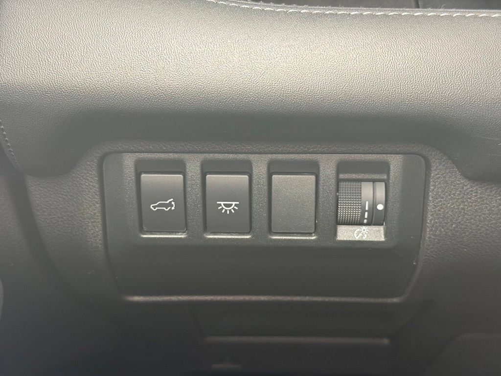Used 2023 Subaru Ascent Limited AWD/4WD image 12