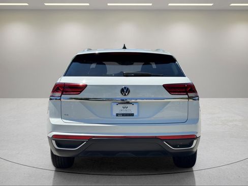 Used 2021 Volkswagen Atlas Cross Sport SE FWD image 4