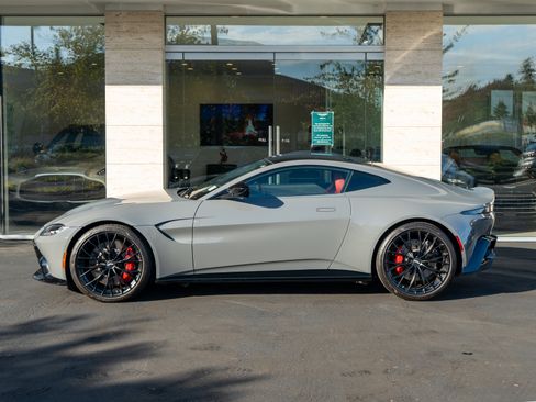 Used 2023 Aston Martin V8 Vantage Coupe image 36