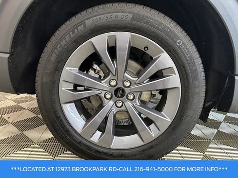 Used 2025 Ford Explorer Active w/ Active Comfort Package AWD/4WD image 30