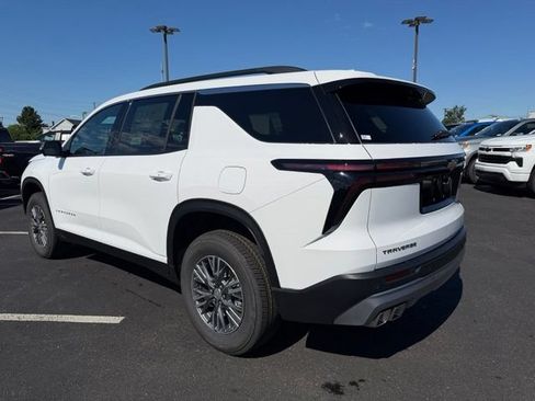 New 2026 Chevrolet Traverse LT w/ Driver Confidence Package FWD image 5
