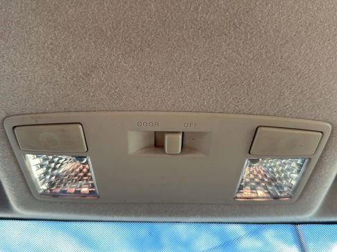 Used 2014 MAZDA MAZDA5 Sport image 21