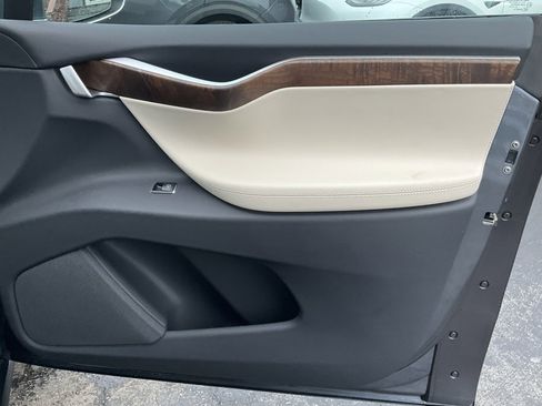 Used 2017 Tesla Model X 75D image 67