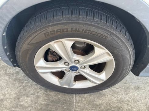 Used 2015 Ford Escape SE AWD/4WD image 2