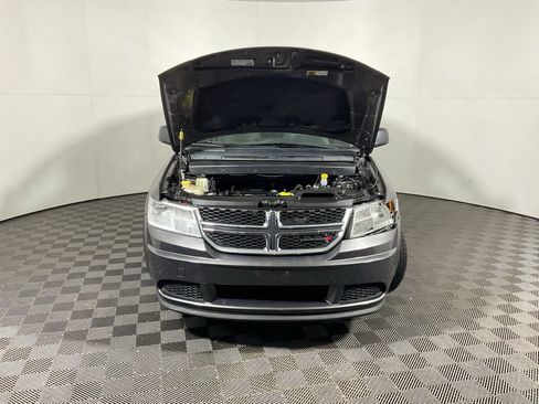 Used 2017 Dodge Journey SE image 4