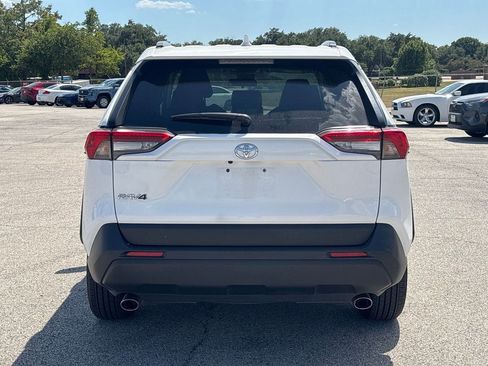 Used 2025 Toyota RAV4 XLE AWD/4WD image 5
