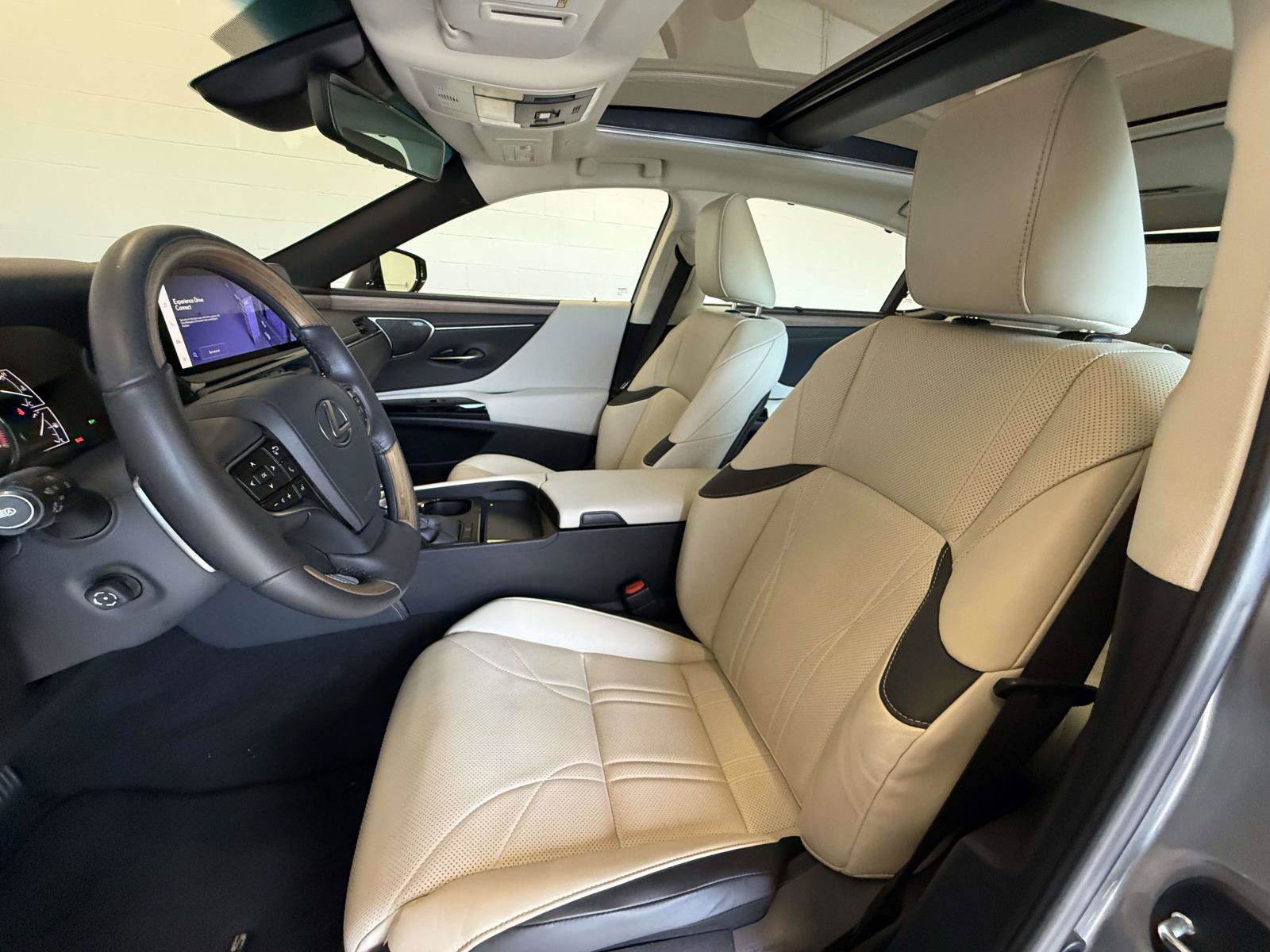Certified 2024 Lexus ES 350 Ultra Luxury FWD image 2