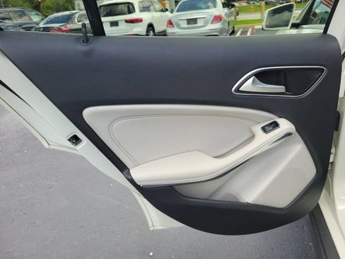 Used 2017 Mercedes-Benz GLA 250 image 11