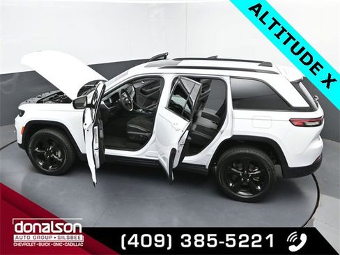 Used 2023 Jeep Grand Cherokee Altitude image 26
