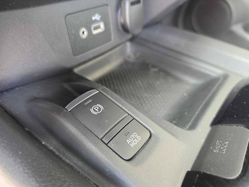 Used 2019 Nissan Rogue SV w/ Premium Package FWD image 22