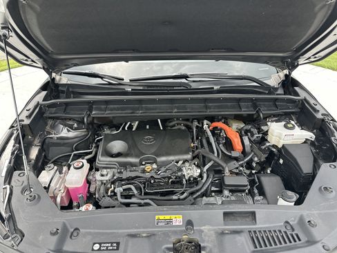 Used 2022 Toyota Highlander LE AWD/4WD image 35