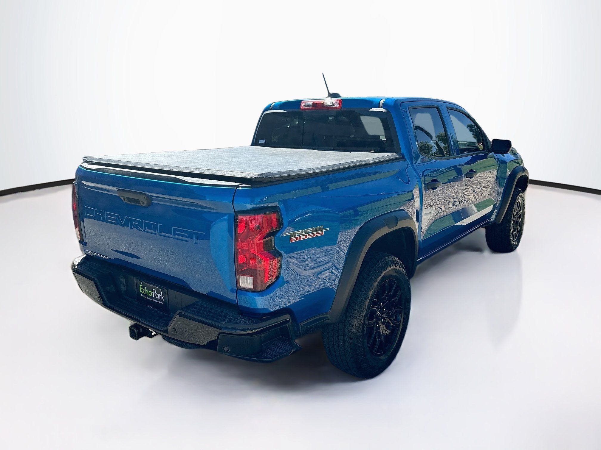 Used 2024 Chevrolet Colorado Trail Boss w/ Technology Package AWD/4WD image 9