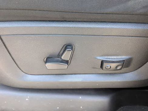 Used 2024 RAM 2500 Big Horn AWD/4WD image 18