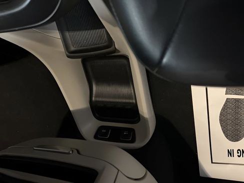 Used 2021 Chrysler Voyager Lxi image 18