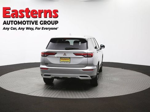 Used 2024 Mitsubishi Outlander SE AWD/4WD image 38