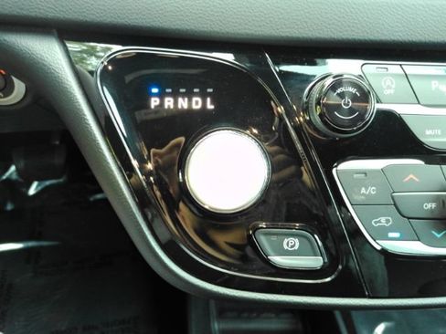 Used 2025 Chrysler Pacifica Select FWD image 48