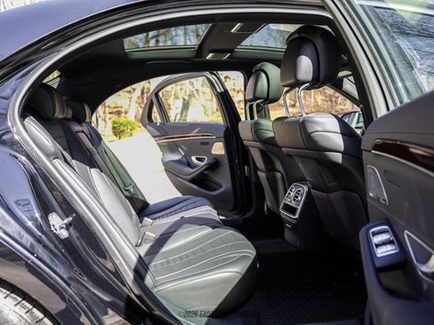 Used 2020 Mercedes-Benz S 560 4MATIC Sedan image 35