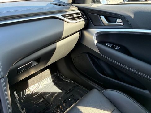 Used 2025 Genesis G70 2.5T image 44